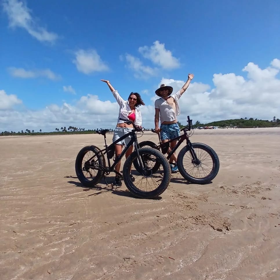 Passeio de bike na praia